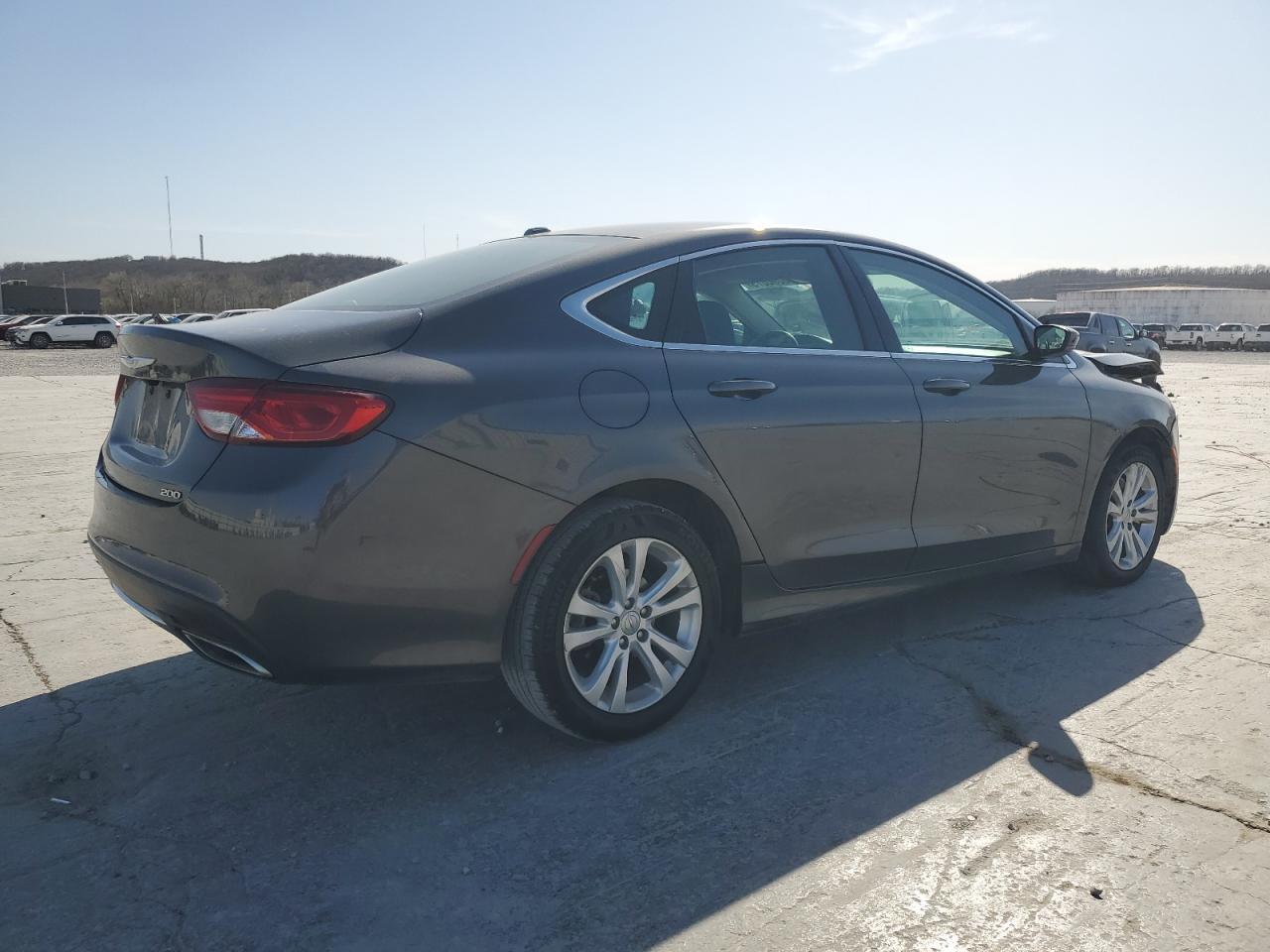 2015 Chrysler 200 Limited - Фото 3