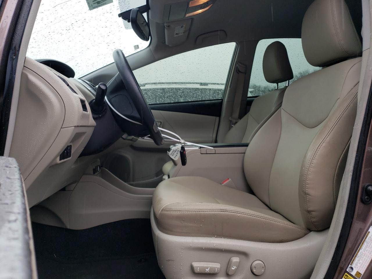 2017 Toyota Prius V - Image 7