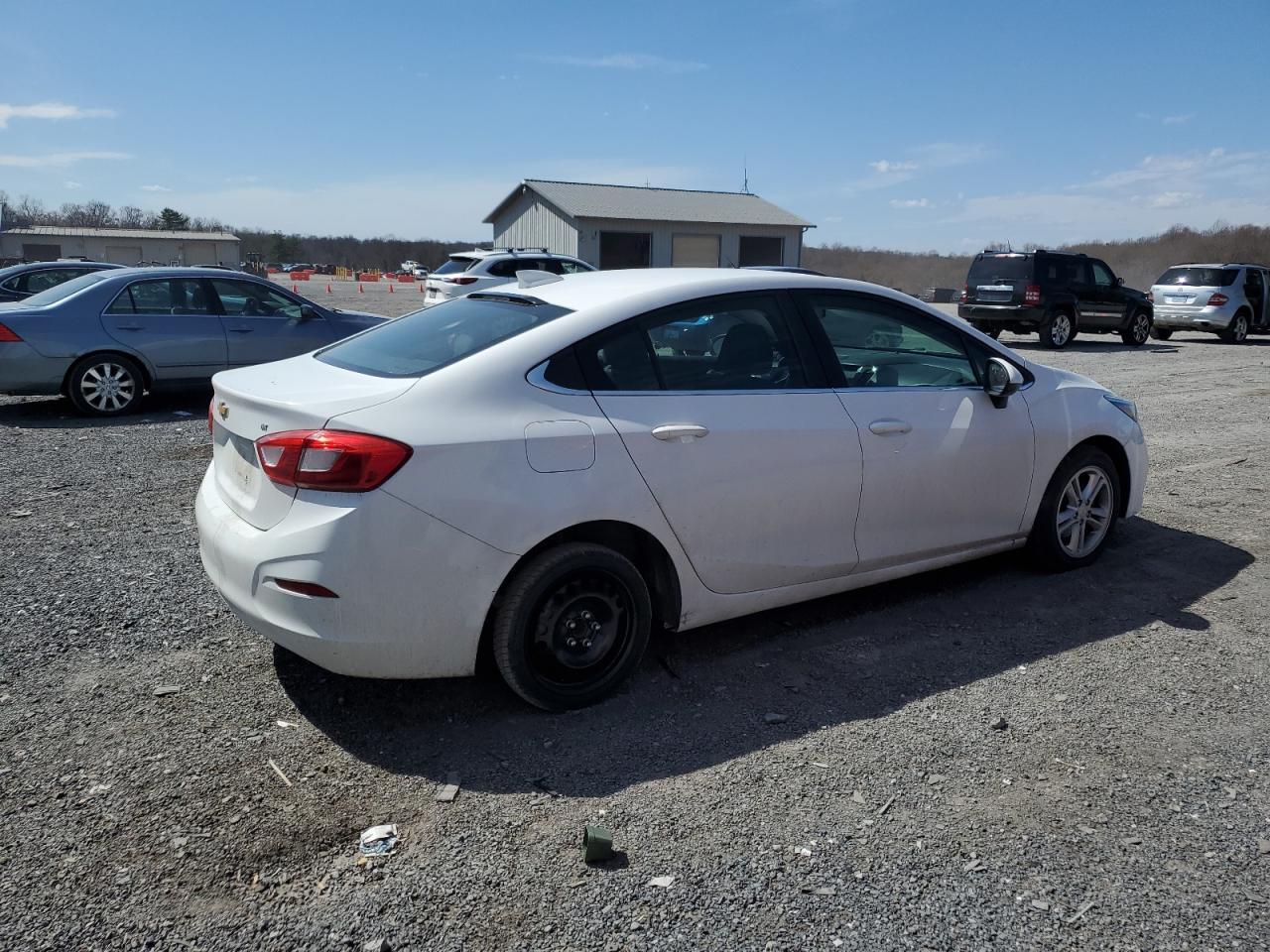 2018 Chevrolet Cruze Lt - Image 3