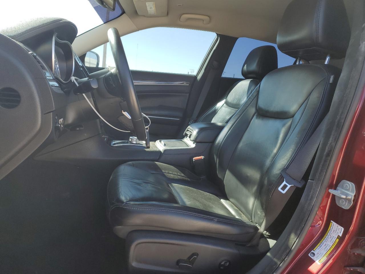 2021 Chrysler 300 Touring - Фото 7