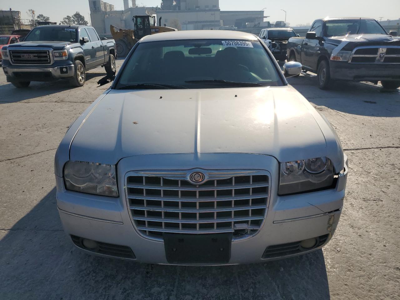 2010 Chrysler 300 Touring - Фото 5