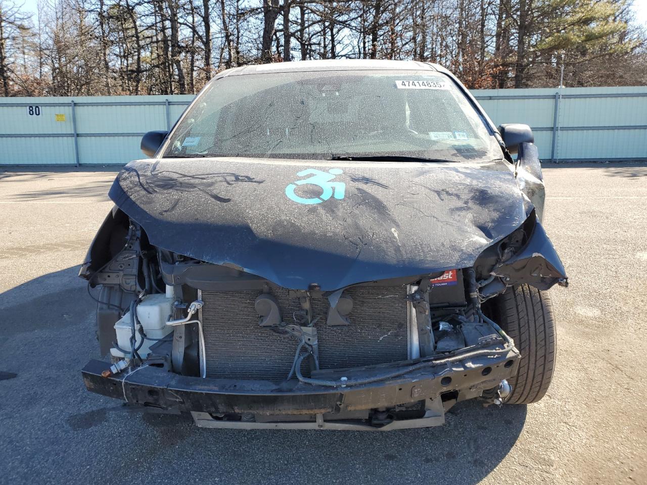 2020 Toyota Sienna L - Image 5