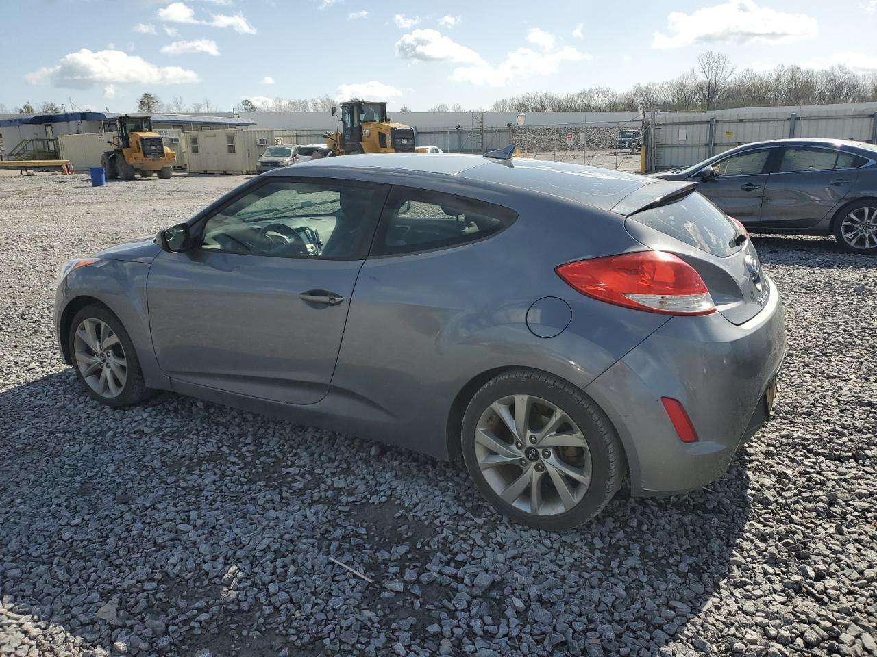 2017 Hyundai Veloster - Фото 2