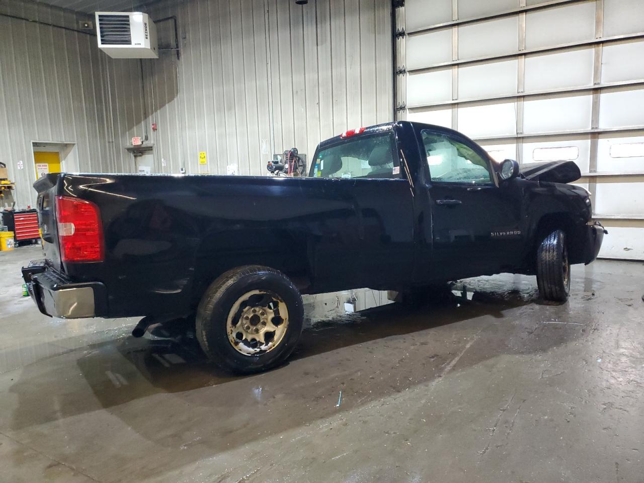 2011 Chevrolet Silverado C1500 - Image 3
