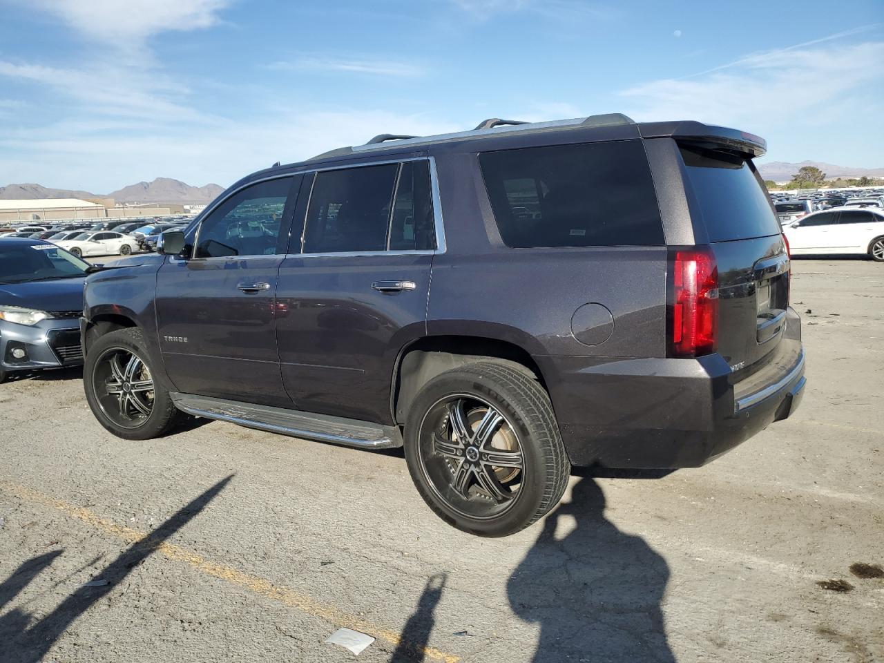 2017 Chevrolet Tahoe K1500 Premier - Фото 2