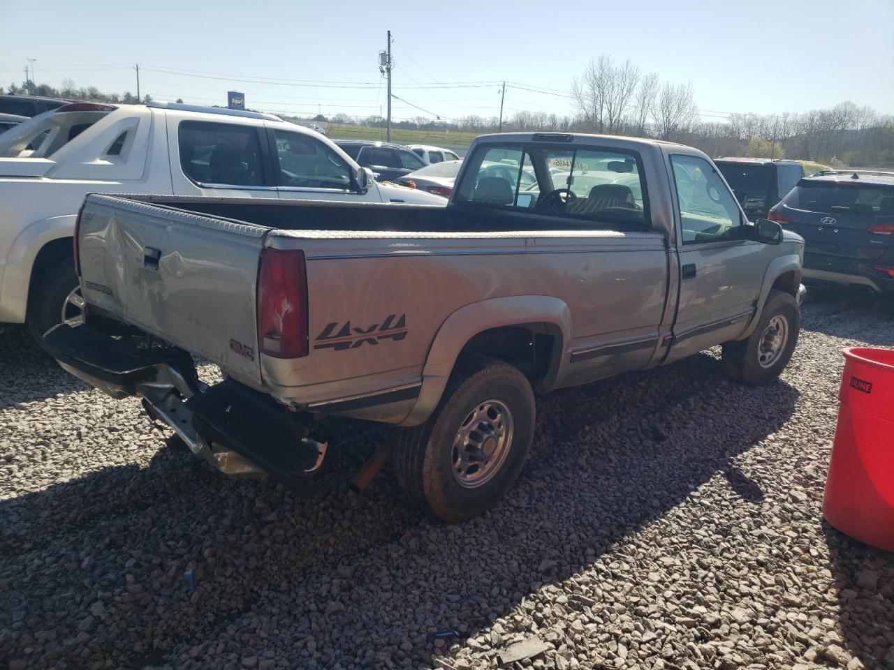 1998 GMC Sierra K2500 - Image 3