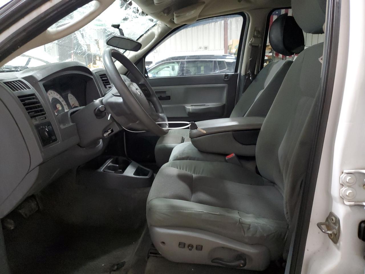 2005 Dodge Dakota Quad - Image 7