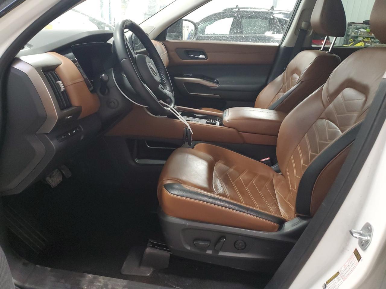 2022 Nissan Pathfinder Platinum - Image 7