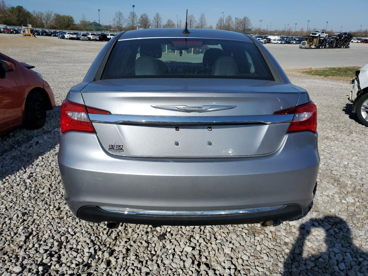 2013 Chrysler 200 Limited - Image 6