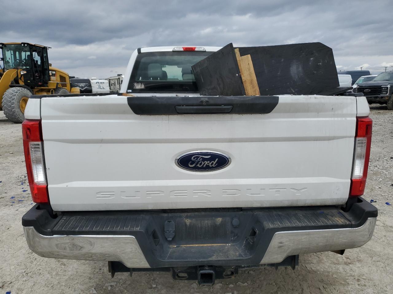 2019 Ford F250 Super Duty - Фото 6