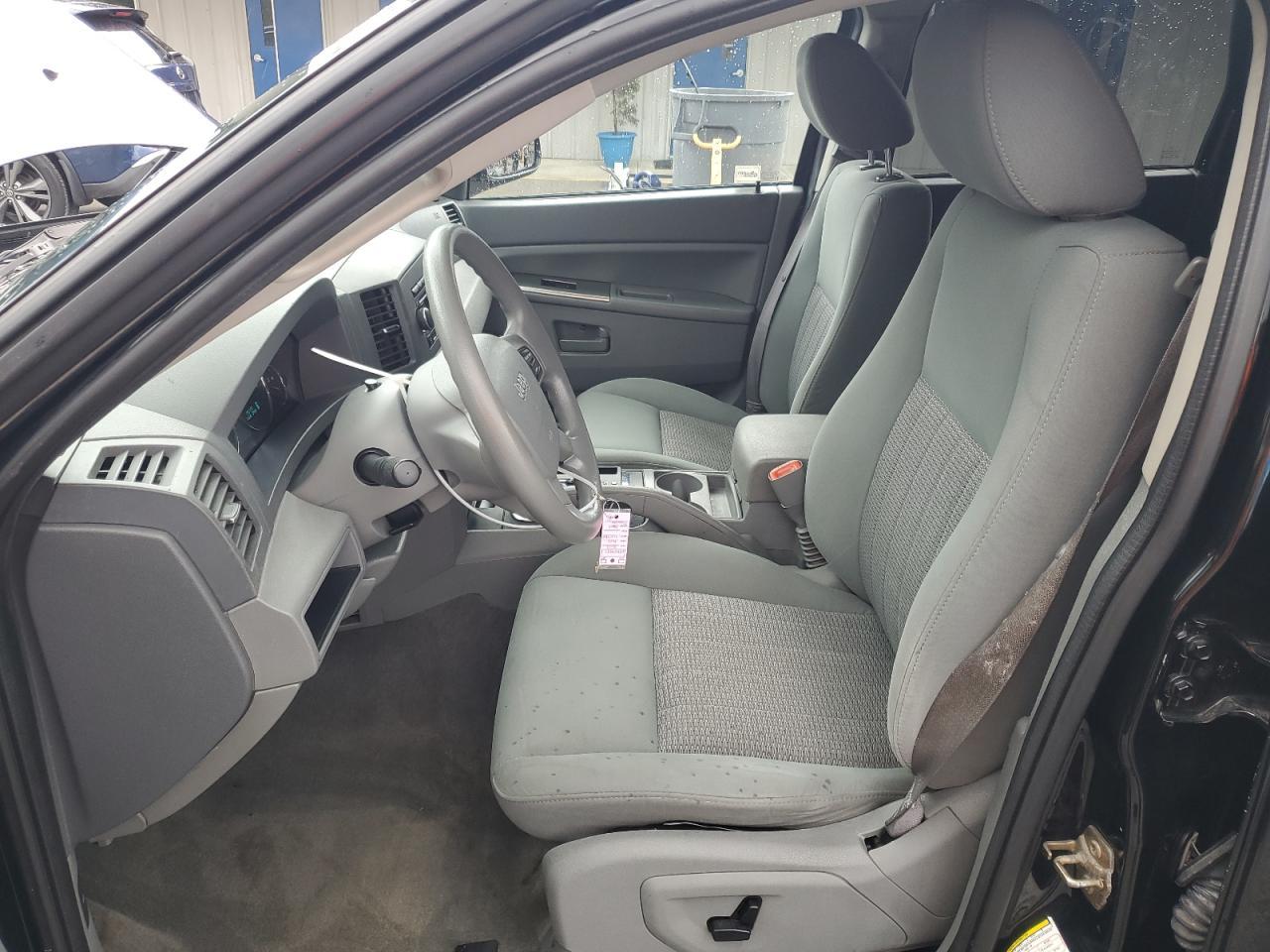 2007 Jeep Grand Cherokee Laredo - Image 7