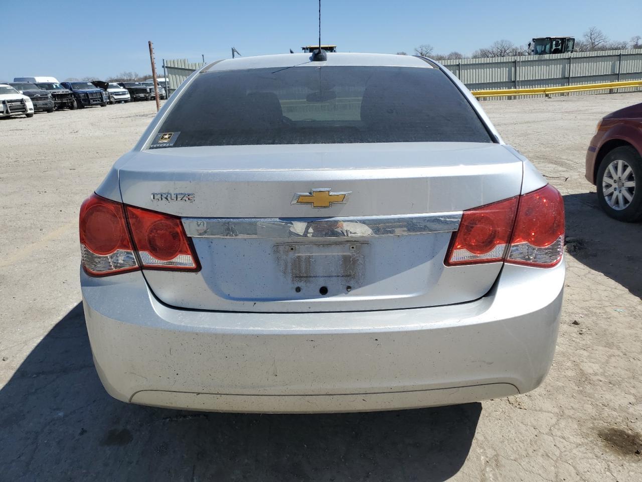 2015 Chevrolet Cruze Ls - Фото 6