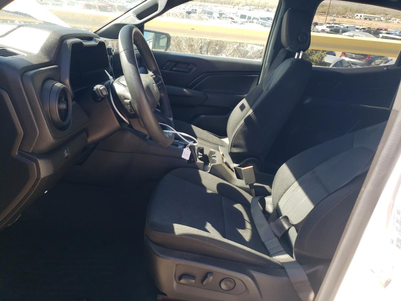 2023 Chevrolet Colorado - Image 7