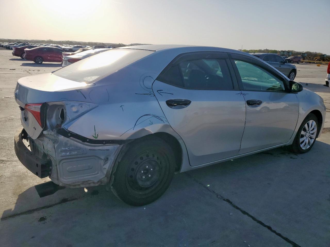 2014 Toyota Corolla L - Фото 3