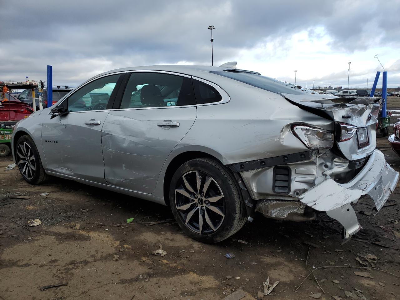 2022 Chevrolet Malibu Rs - Image 2