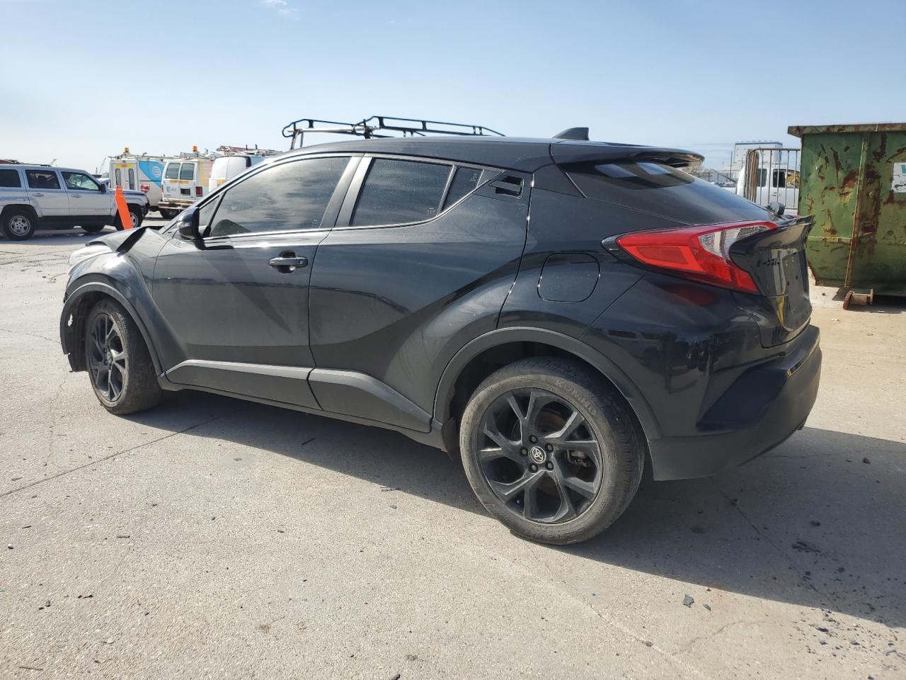 2022 Toyota C-Hr Xle - Image 2