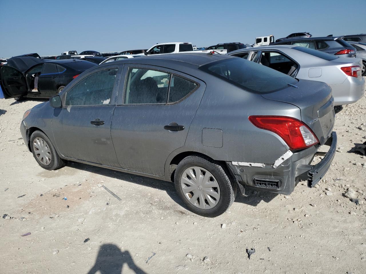 2012 Nissan Versa S - Фото 2