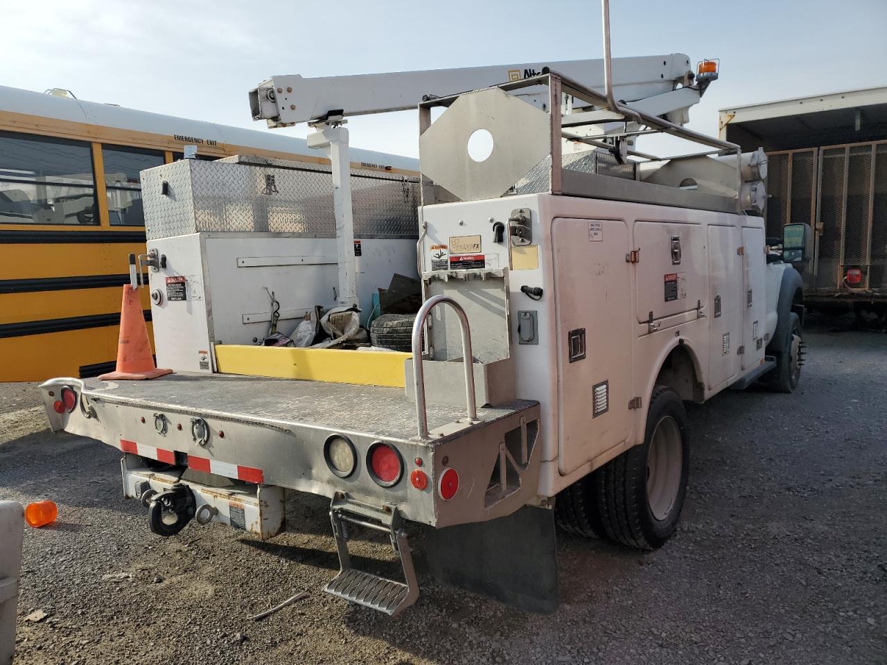 2013 Ford F450 Super Duty - Фото 3