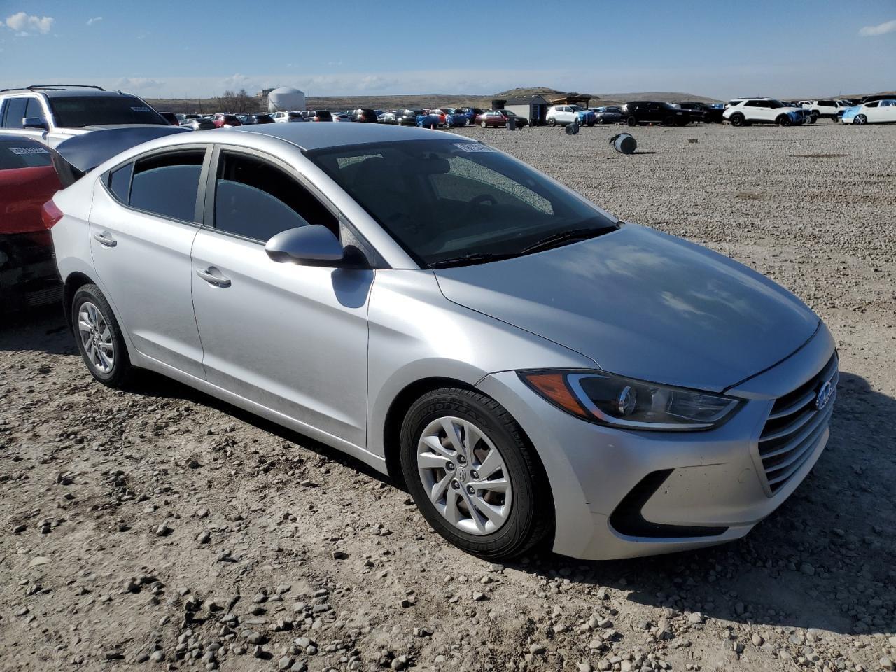 2017 Hyundai Elantra Se - Image 4