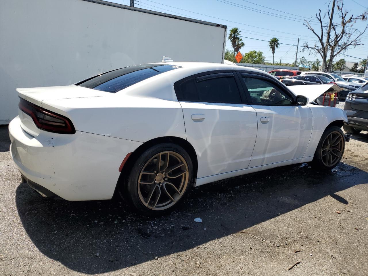 2017 Dodge Charger Sxt - Image 3