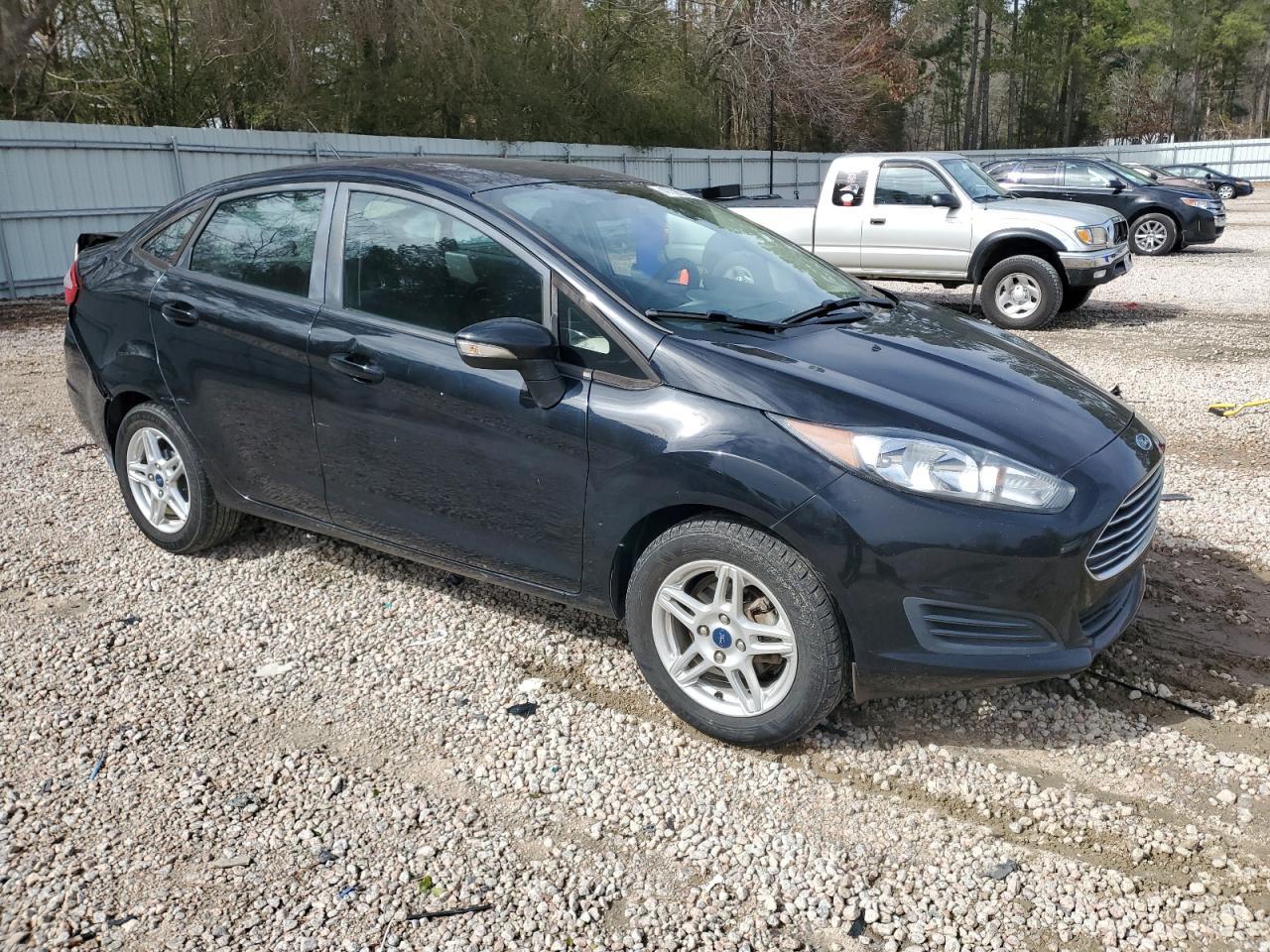 2019 Ford Fiesta Se - Фото 4