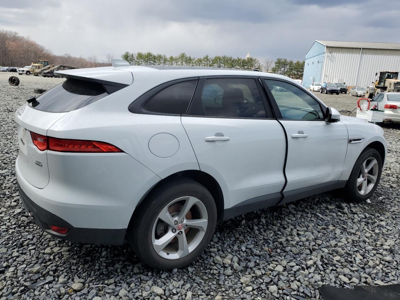 2017 Jaguar F-Pace Premium - Image 3