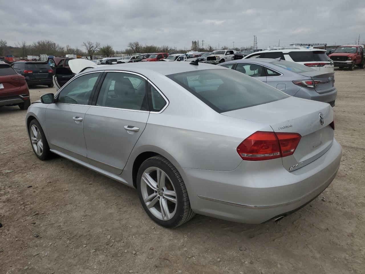 2015 Volkswagen Passat Sel - Фото 2