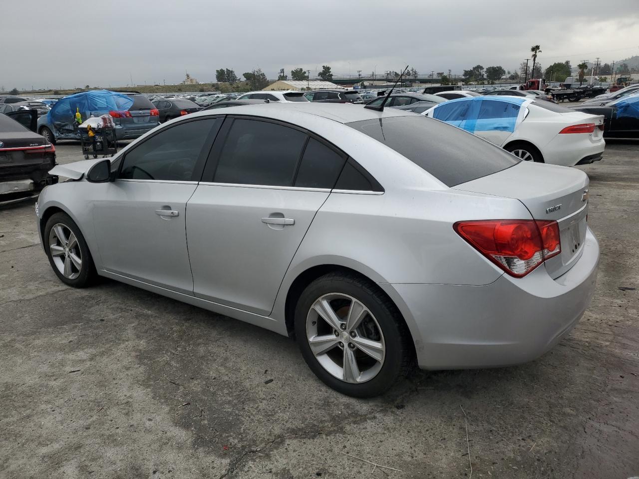 2013 Chevrolet Cruze Lt - Image 2