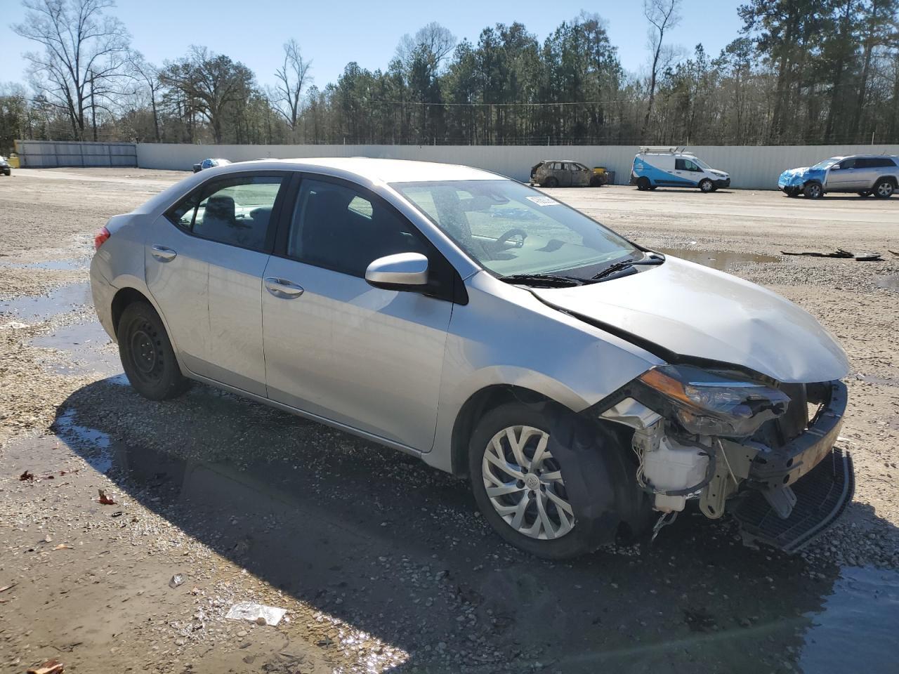 2017 Toyota Corolla L - Фото 4