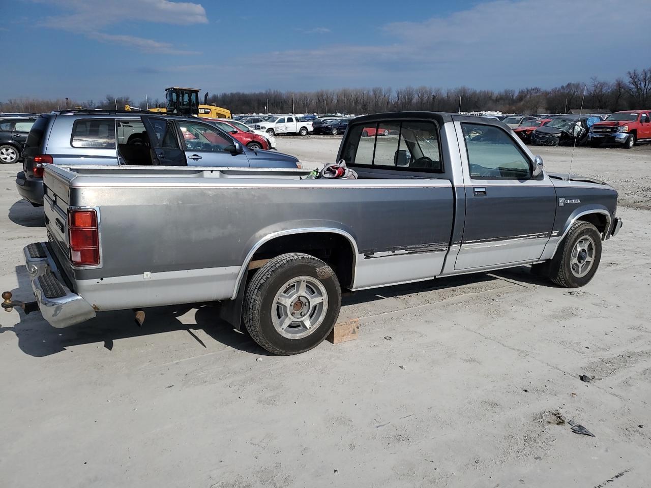1987 Dodge Dakota - Фото 3