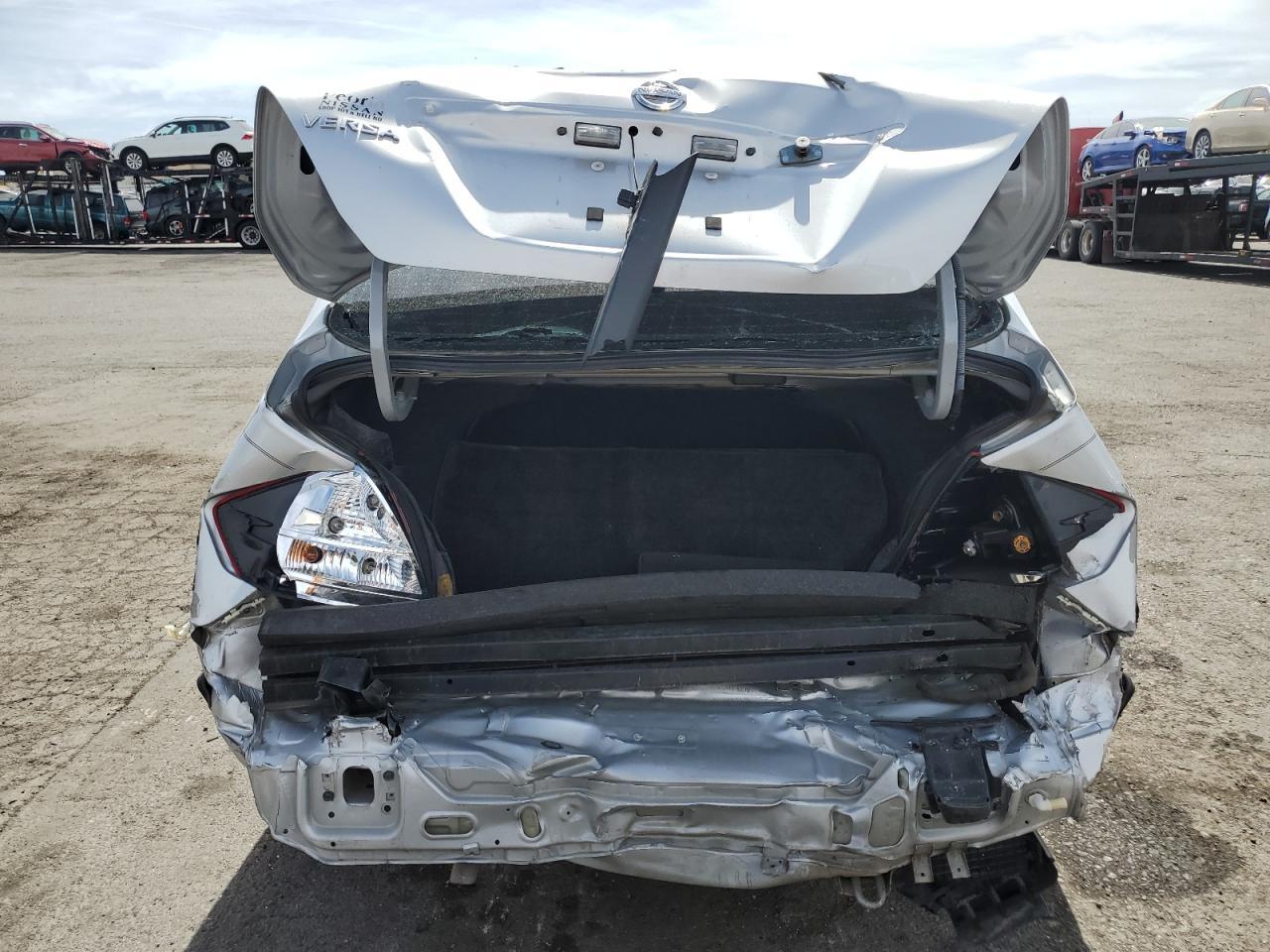 2009 Nissan Versa S - Image 6