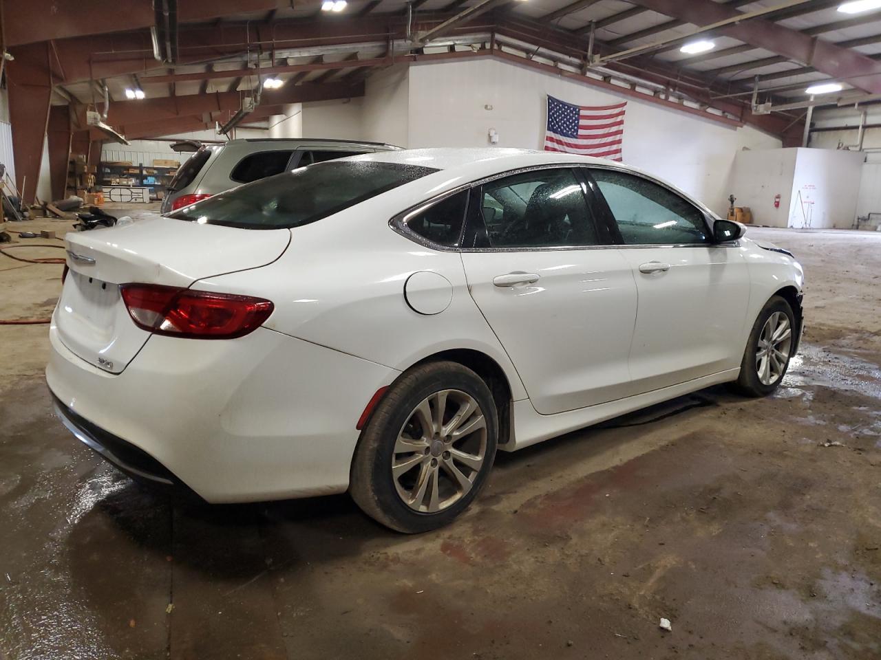 2015 Chrysler 200 Limited - Фото 3