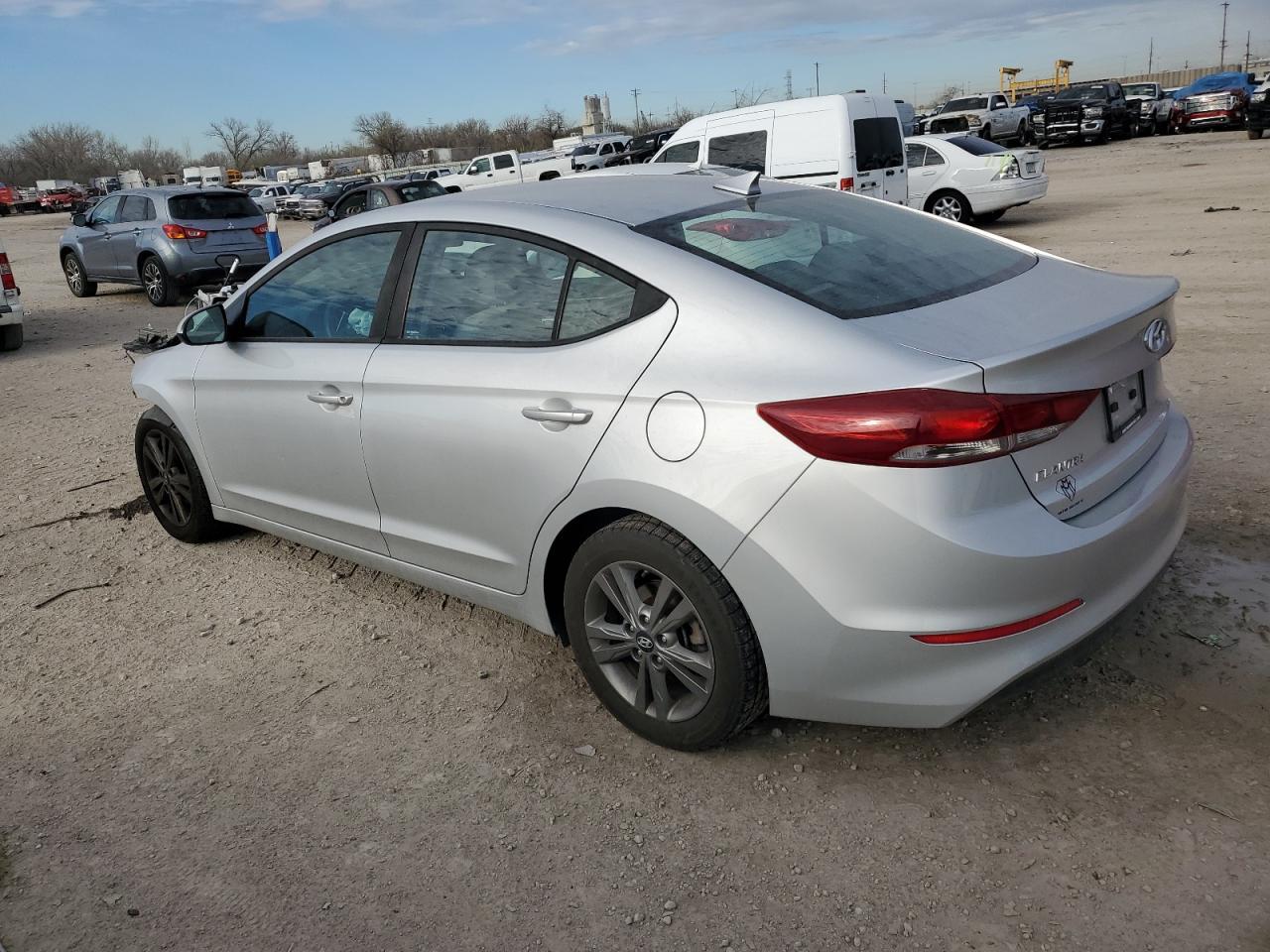 2018 Hyundai Elantra Sel - Фото 2