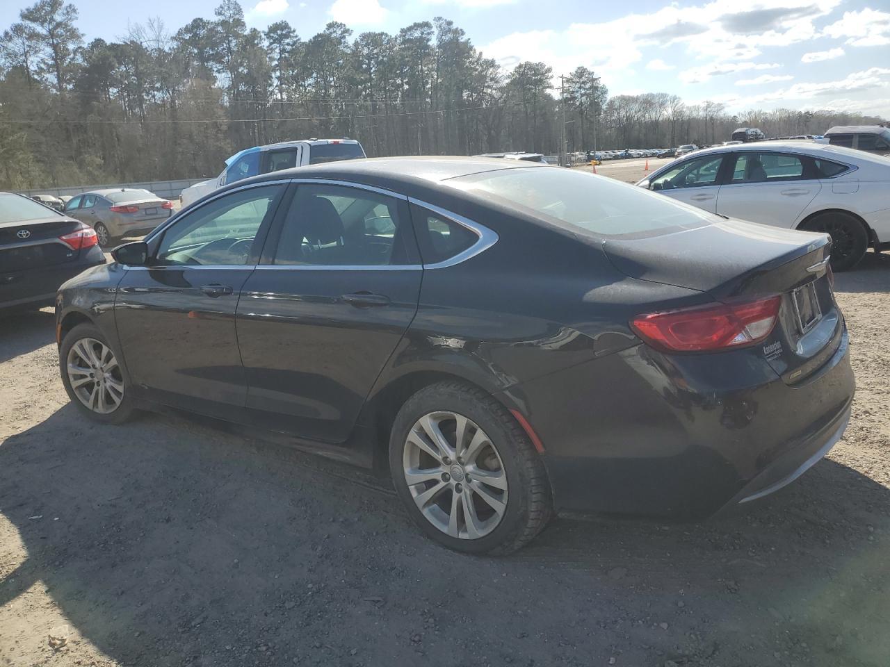 2016 Chrysler 200 Limited - Фото 2