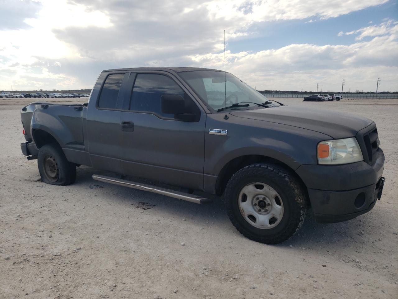 2006 Ford F150 - Image 4