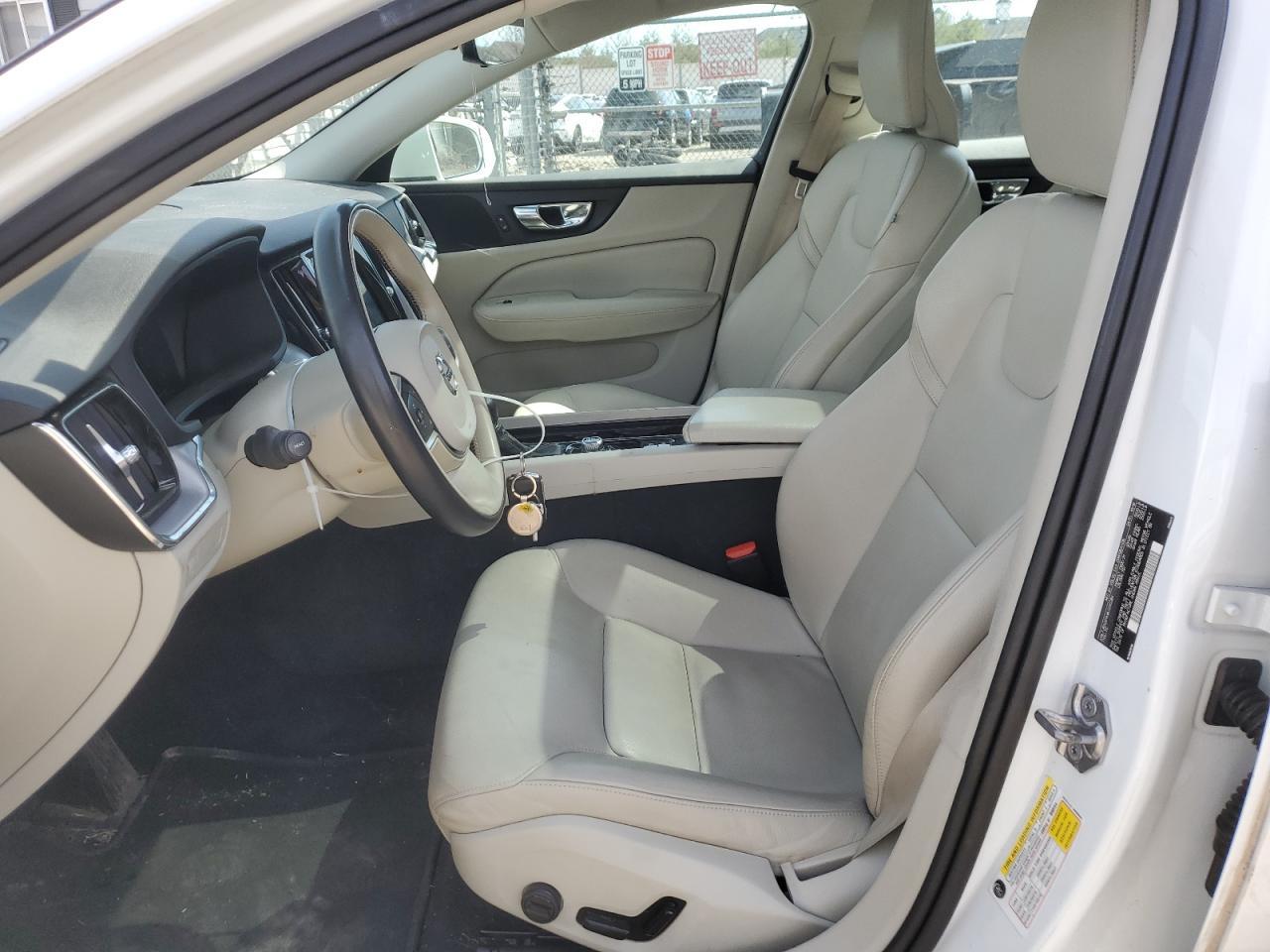 2020 Volvo S60 T6 Momentum - Фото 7