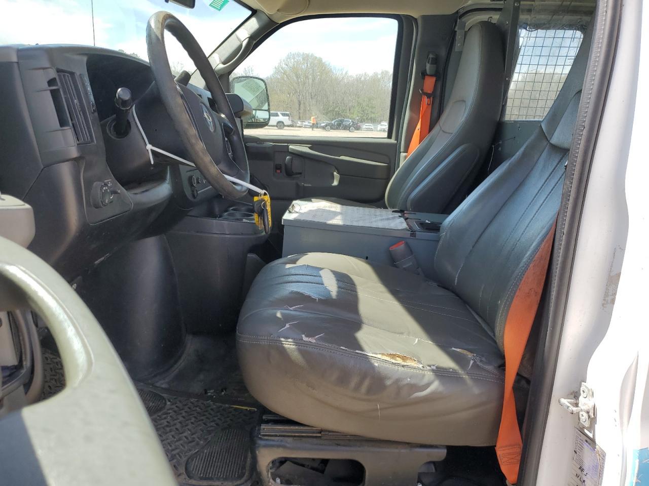 2013 Chevrolet Express G2500 - Image 7