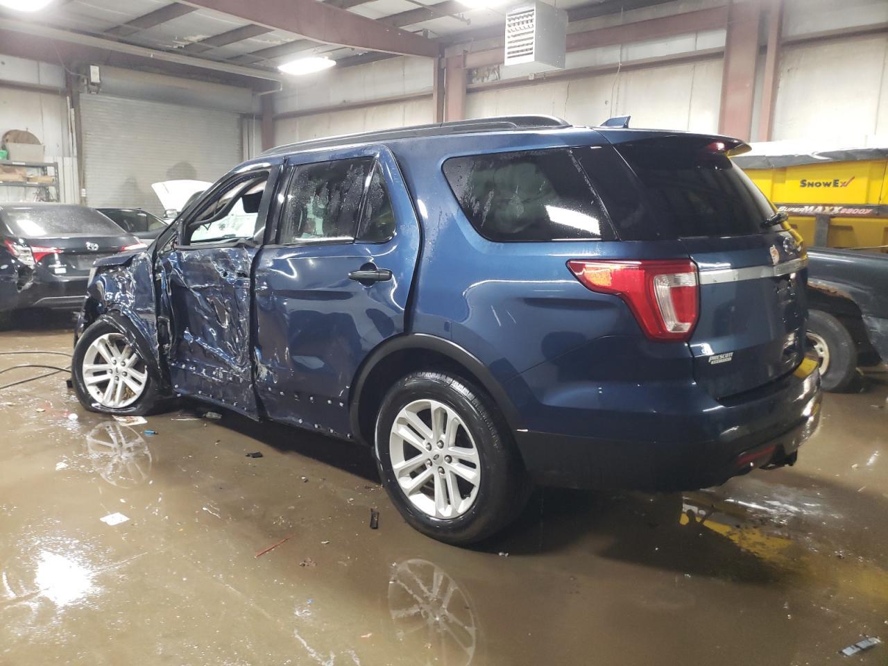 2016 Ford Explorer - Фото 2