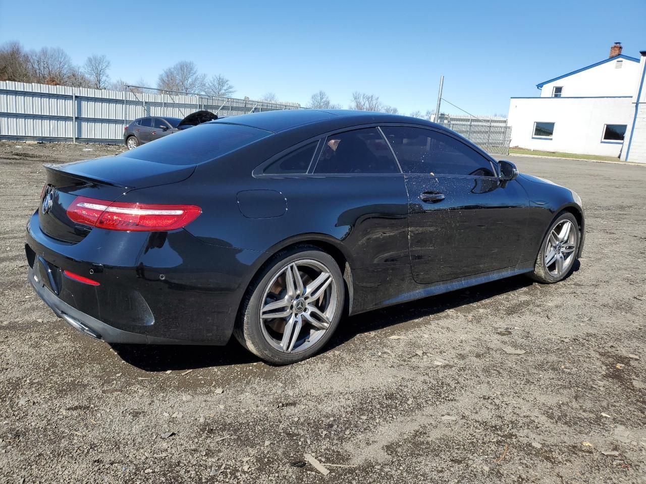 2018 Mercedes-Benz E 400 4Matic - Фото 3