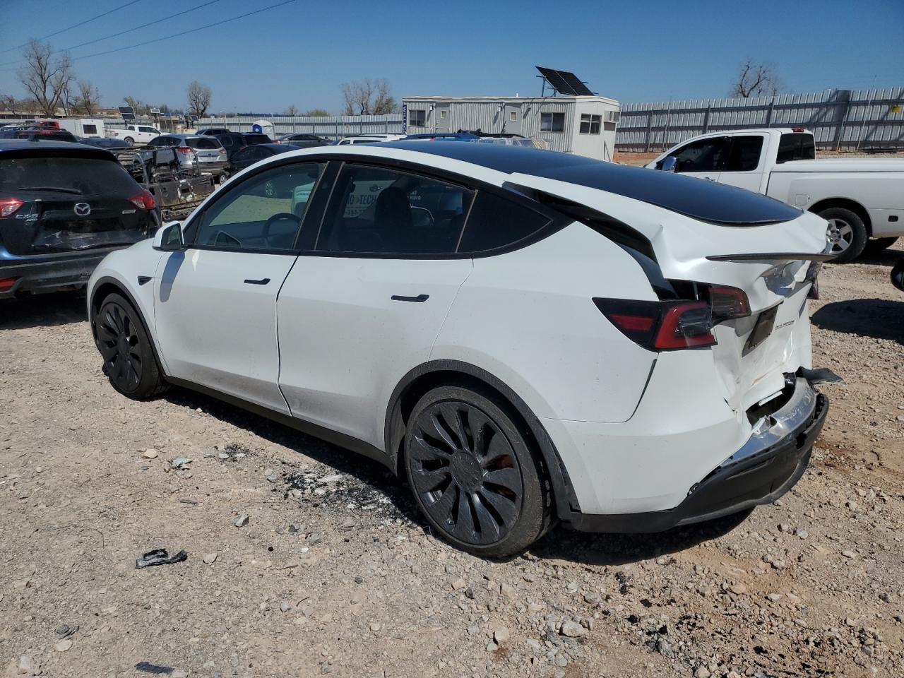 2024 Tesla Model Y - Фото 2