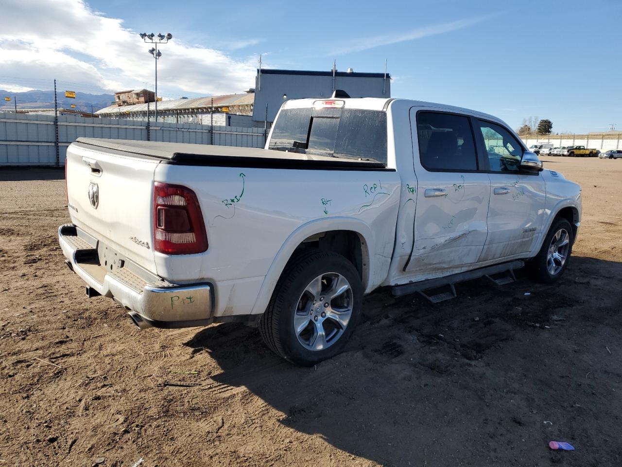 2020 Ram 1500 Laramie - Фото 3