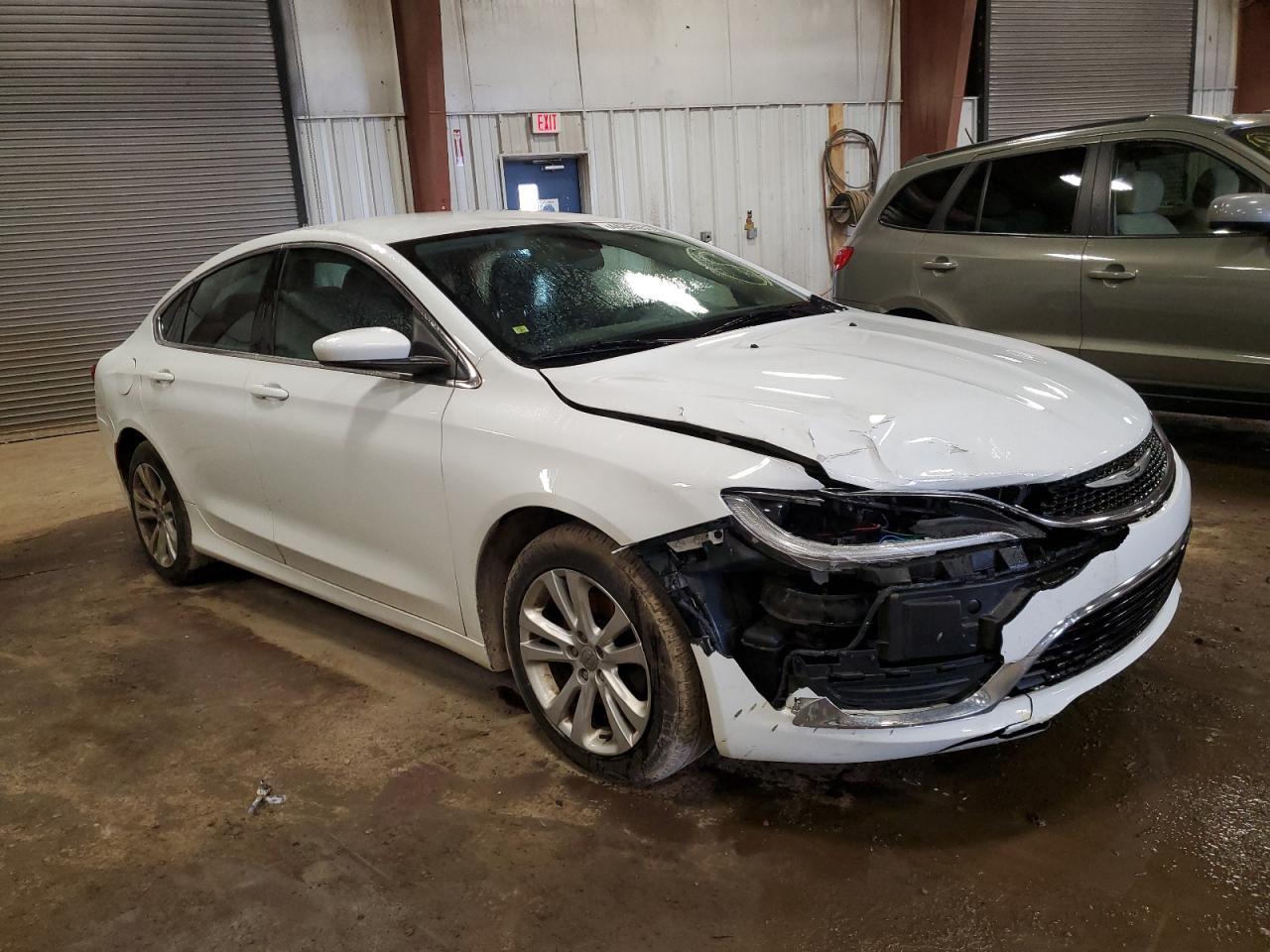 2015 Chrysler 200 Limited - Фото 4