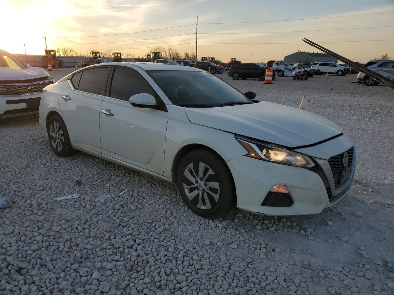 2020 Nissan Altima S - Image 4
