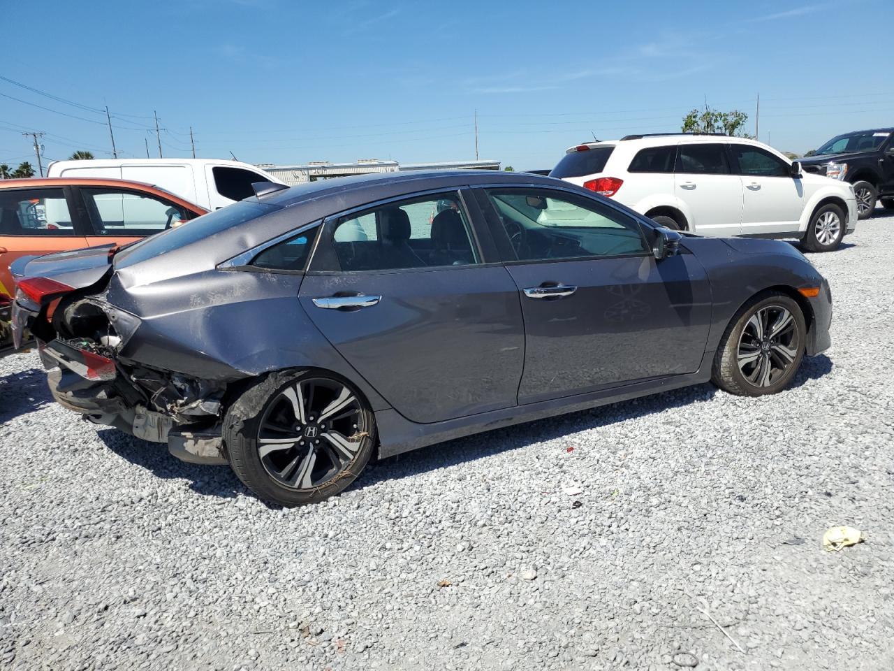 2016 Honda Civic Touring - Фото 3