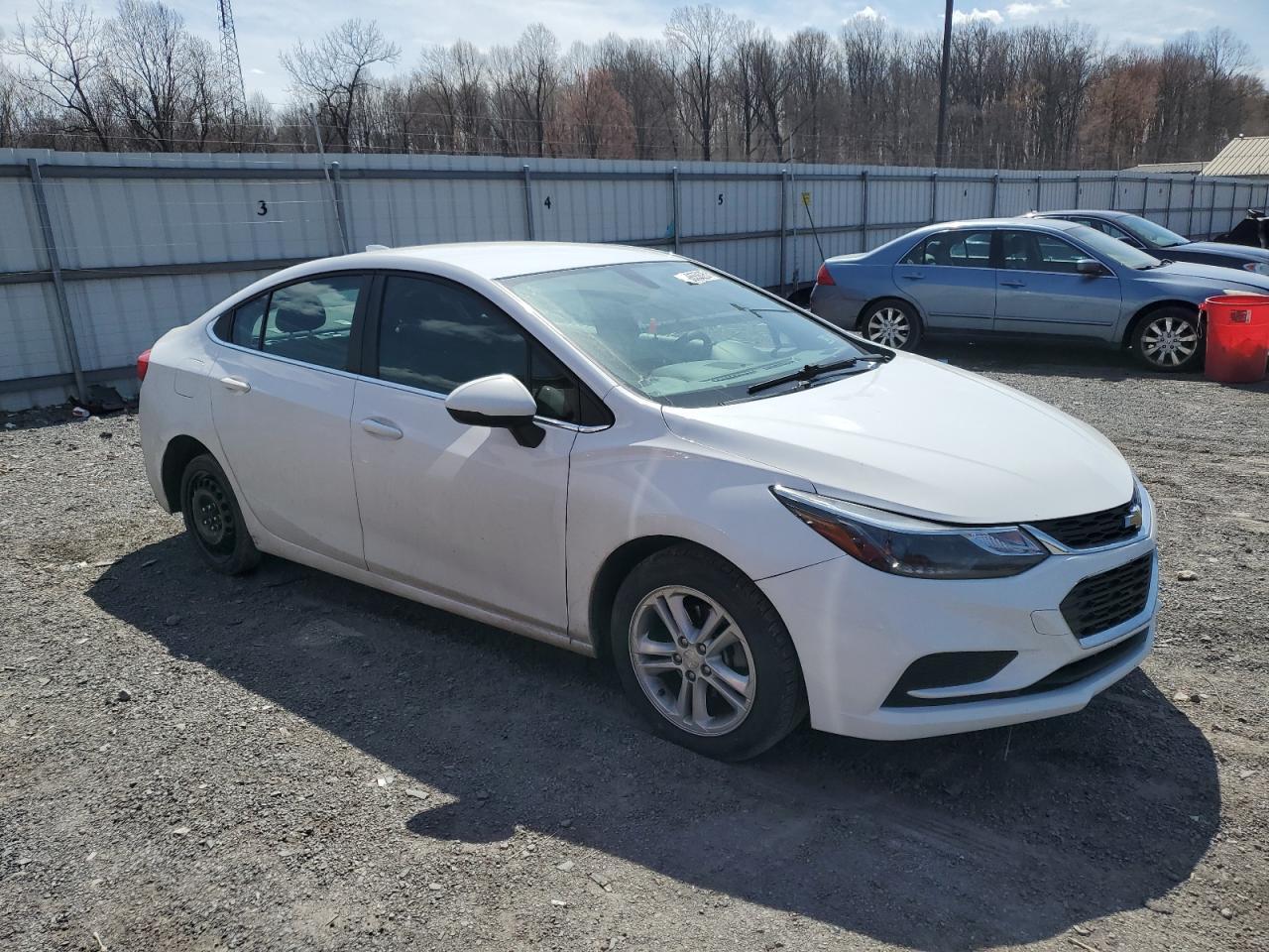 2018 Chevrolet Cruze Lt - Image 4