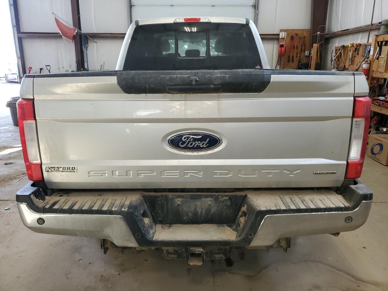 2018 Ford F250 Super Duty - Image 6