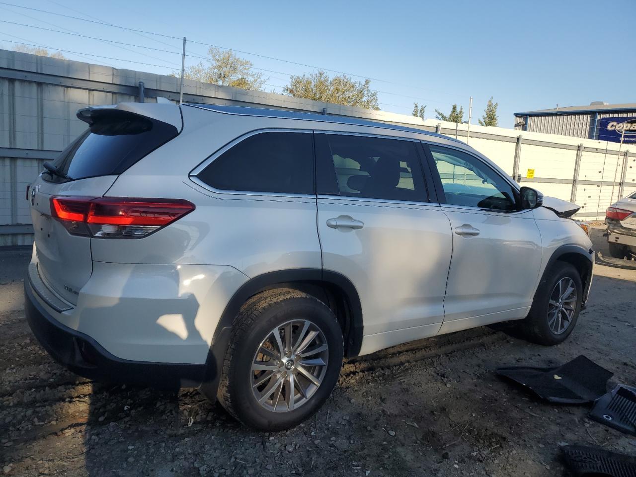 2018 Toyota Highlander Se - Фото 3