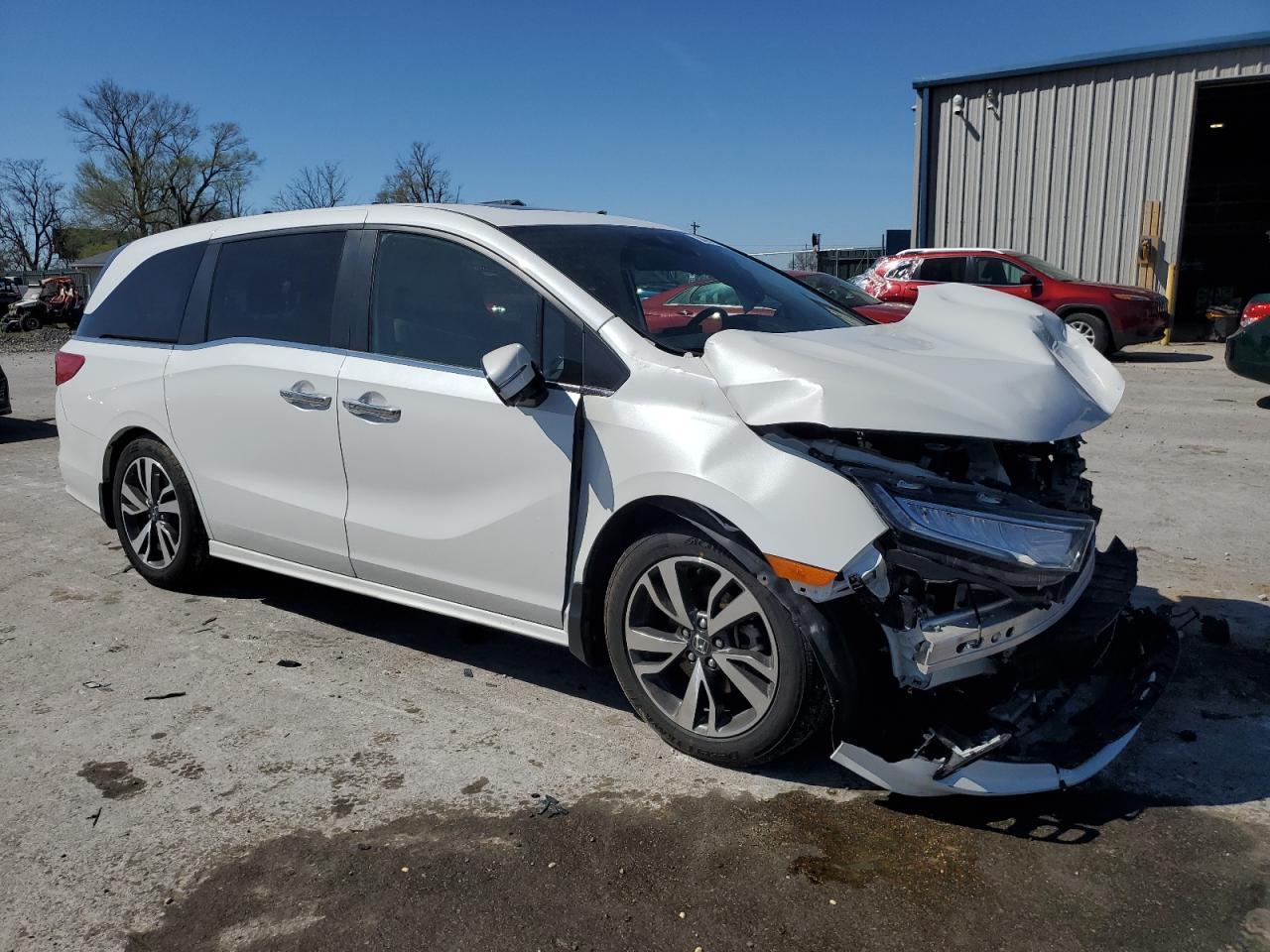 2022 Honda Odyssey Touring - Image 4