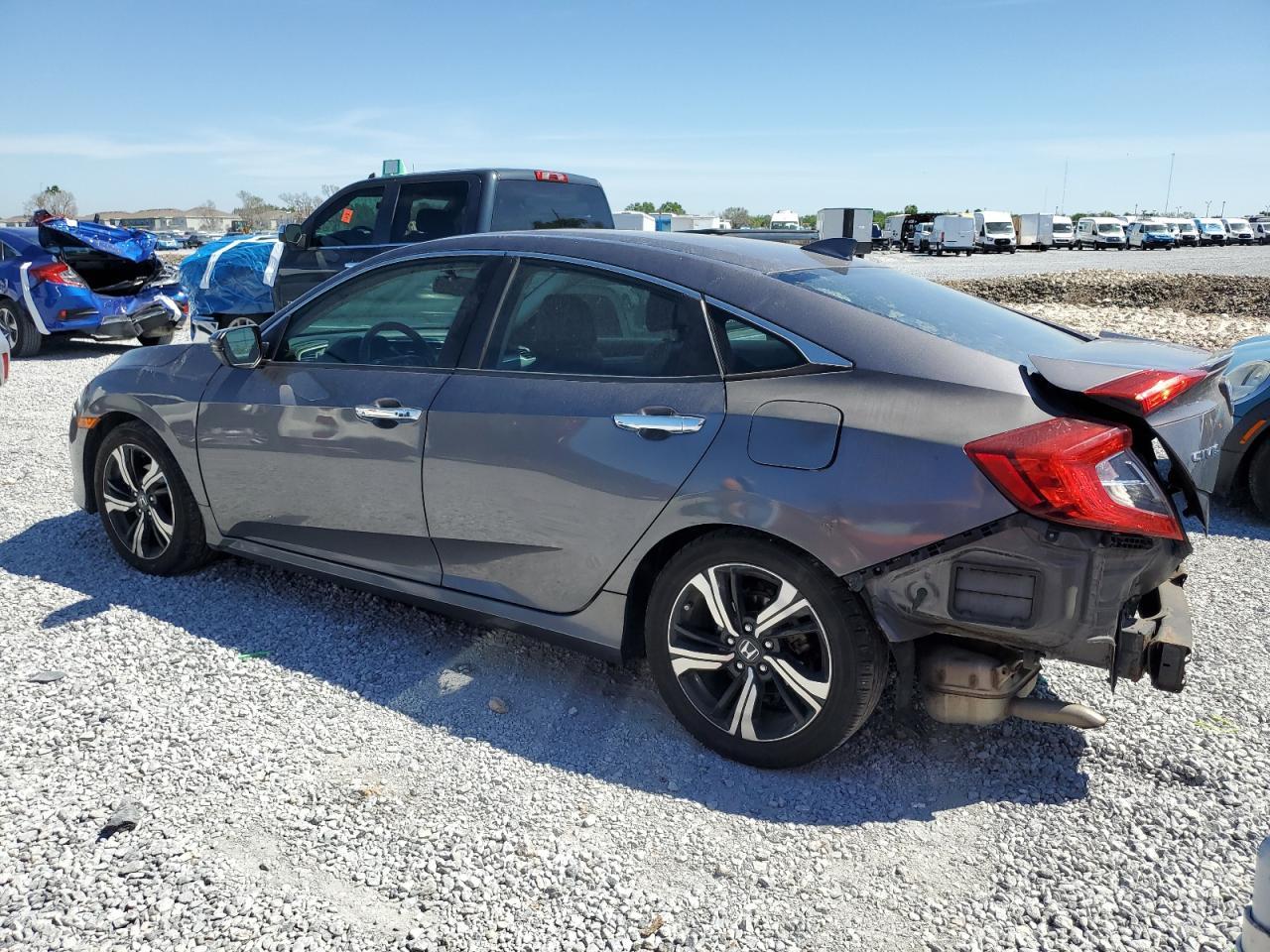 2016 Honda Civic Touring - Фото 2