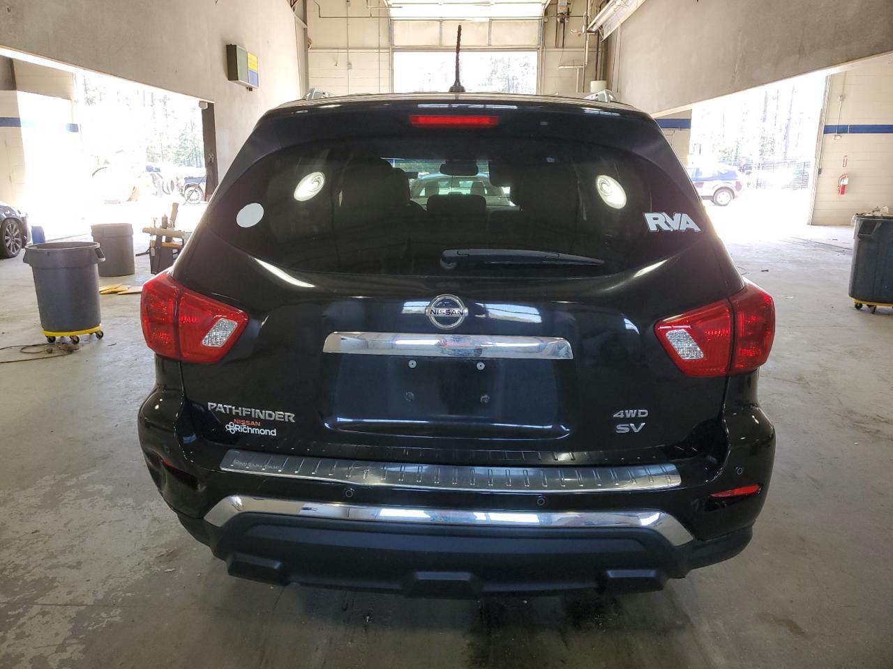 2018 Nissan Pathfinder S - Image 6